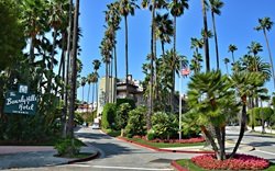 beverly-hills-hotel-2455977_1280_Pixabay_Free.jpg